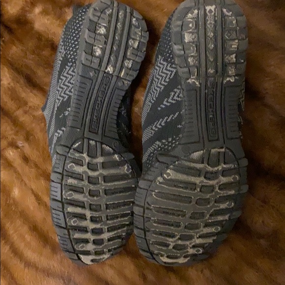 Sketchers black sneakers - Picture 2 of 2